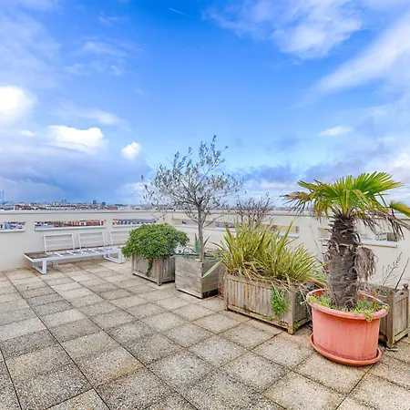 Rooftop En Plein Ciel - 5min à Pied De La Gare Appartement Bois-Colombes